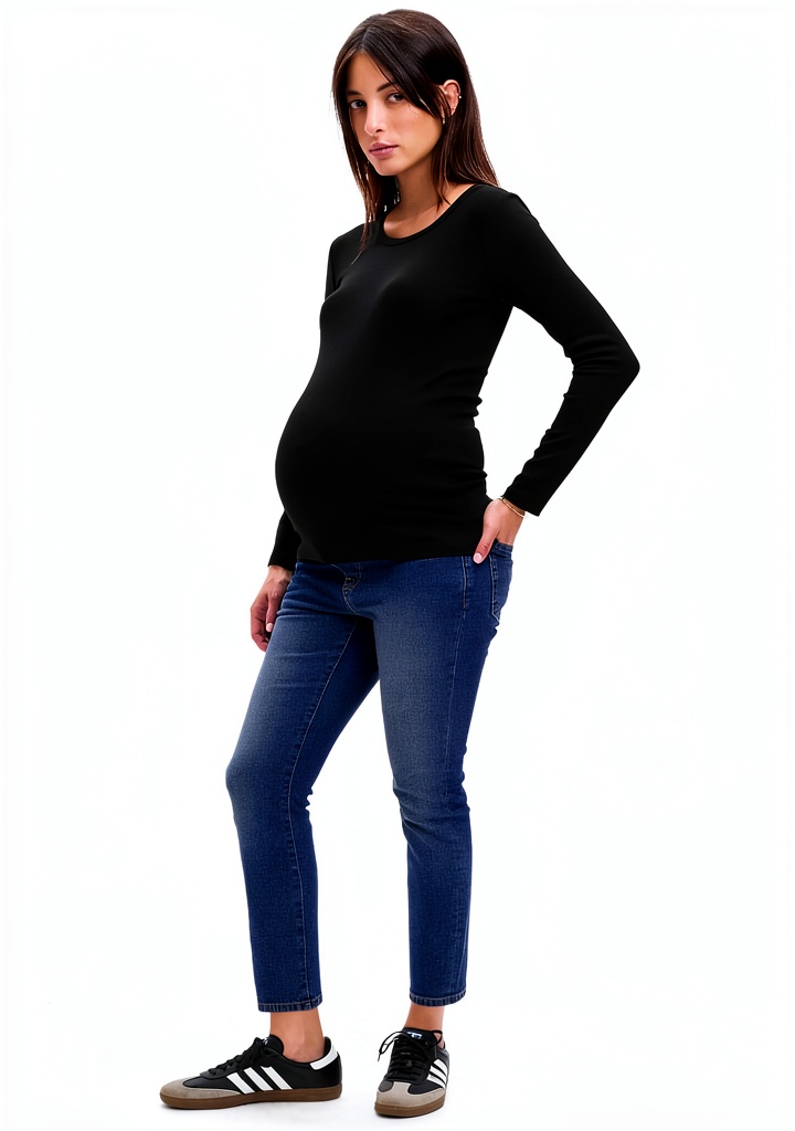 Pantalon maternité GAP confort élastique ajustable femme porté par une femme enceinte assise à un bureau